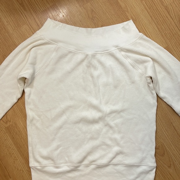 Old Navy White waffle Perfect Fit Off The Shoulder 3/4 Length Sleeve top - Picture 2 of 6